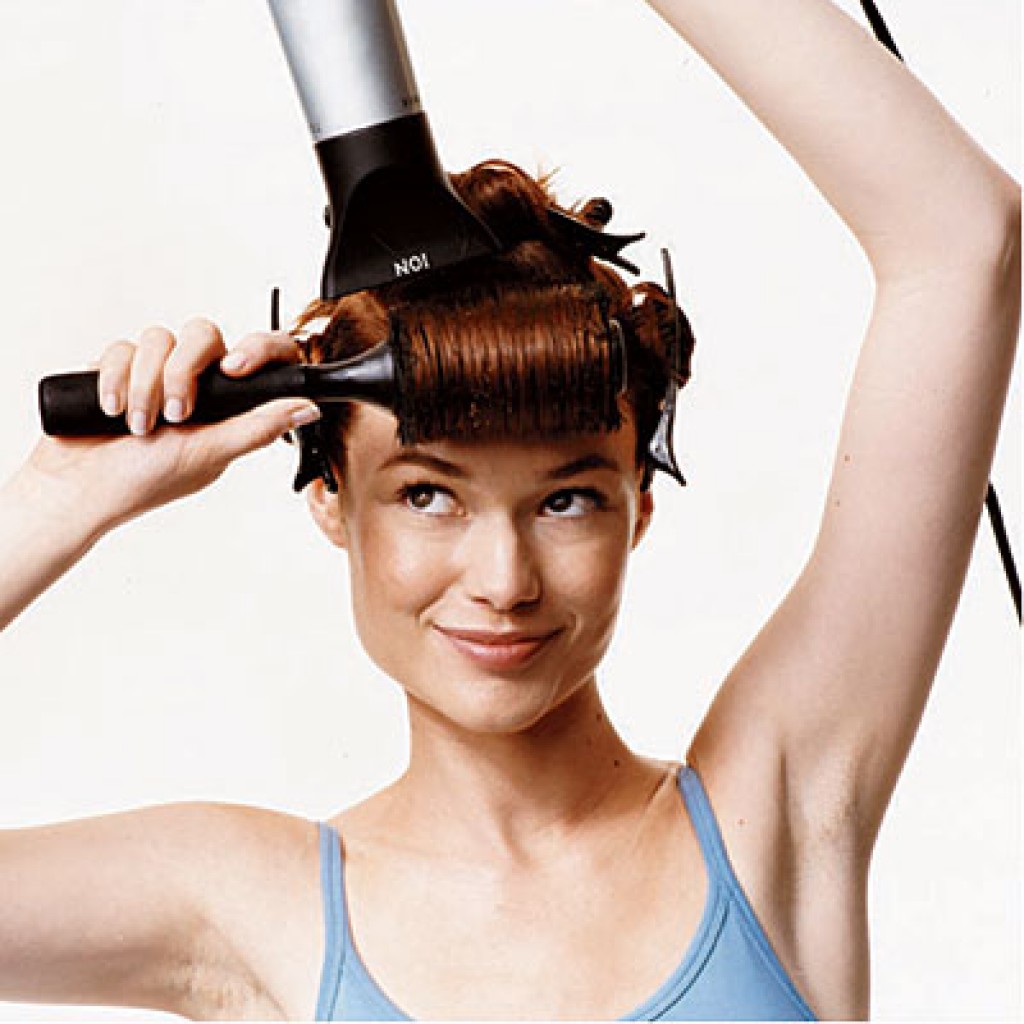 blow-dry-with-curling-straightening-iron-azza-spa-best-home-service
