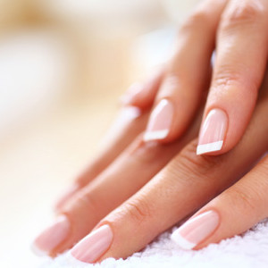 azzaspa - french manicure