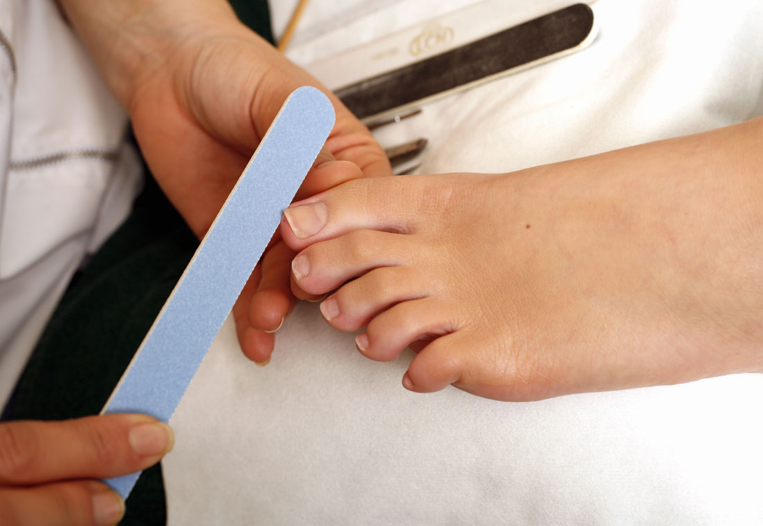 AzzaSpa-nails-Pedicure