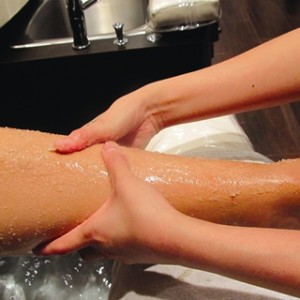 azzaspa - body treatments - Full leg scrub